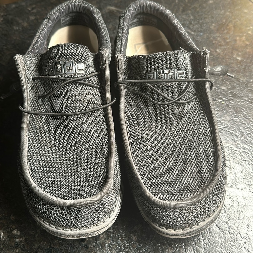 Hey Dude ladies 10 men’s 8 dark grey/black